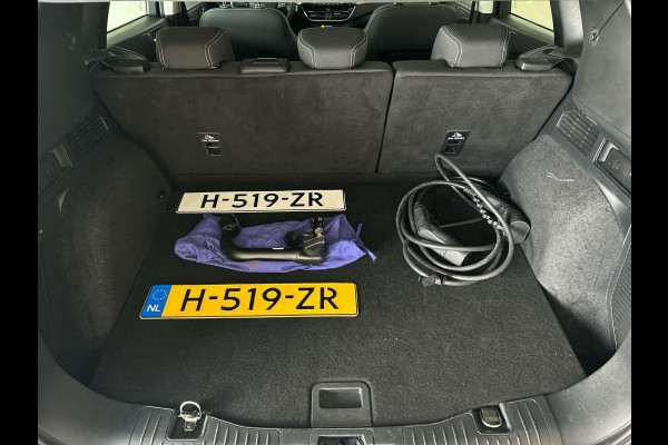Ford Kuga 2.5 PHEV Titanium | Automatische Deurrandbescherming | Achterbank verstelbaar | Afneembare trekhaak