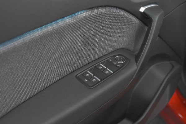 Renault Captur 1.6 E-Tech full hybrid 145 Techno | Adaptieve Cruise Control | Camera | Dodehoekdetectie | Apple Carplay | 18 Inch Lichtmetalen Velgen