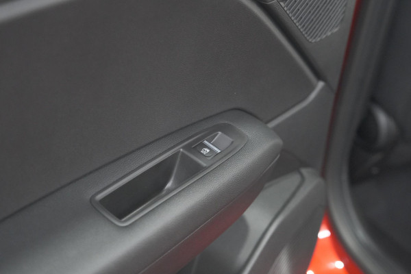 Renault Captur 1.6 E-Tech full hybrid 145 Techno | Adaptieve Cruise Control | Camera | Dodehoekdetectie | Apple Carplay | 18 Inch Lichtmetalen Velgen