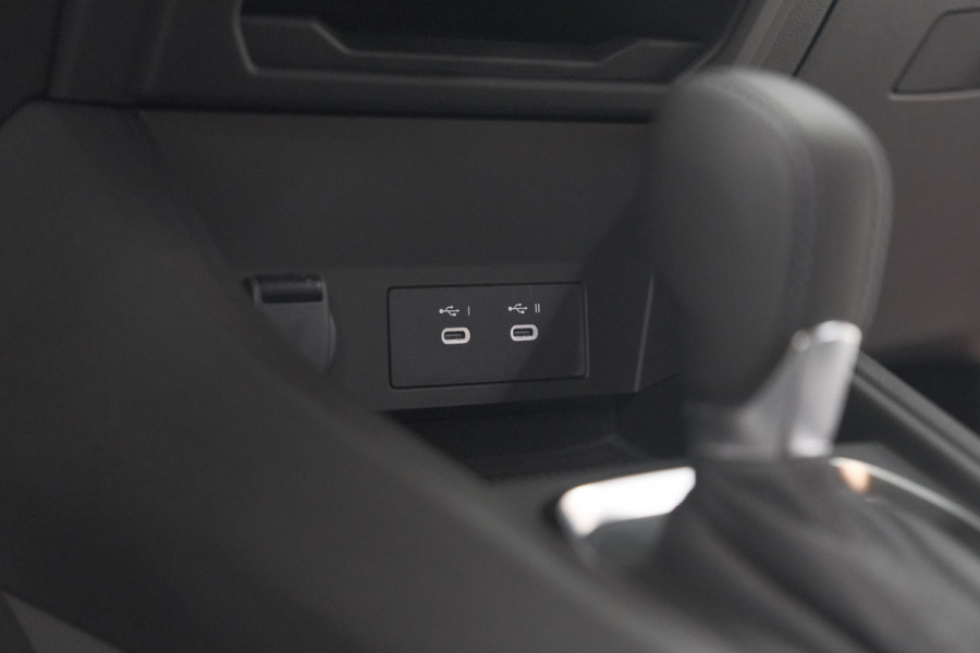 Renault Captur 1.6 E-Tech full hybrid 145 Techno | Adaptieve Cruise Control | Camera | Dodehoekdetectie | Apple Carplay | 18 Inch Lichtmetalen Velgen