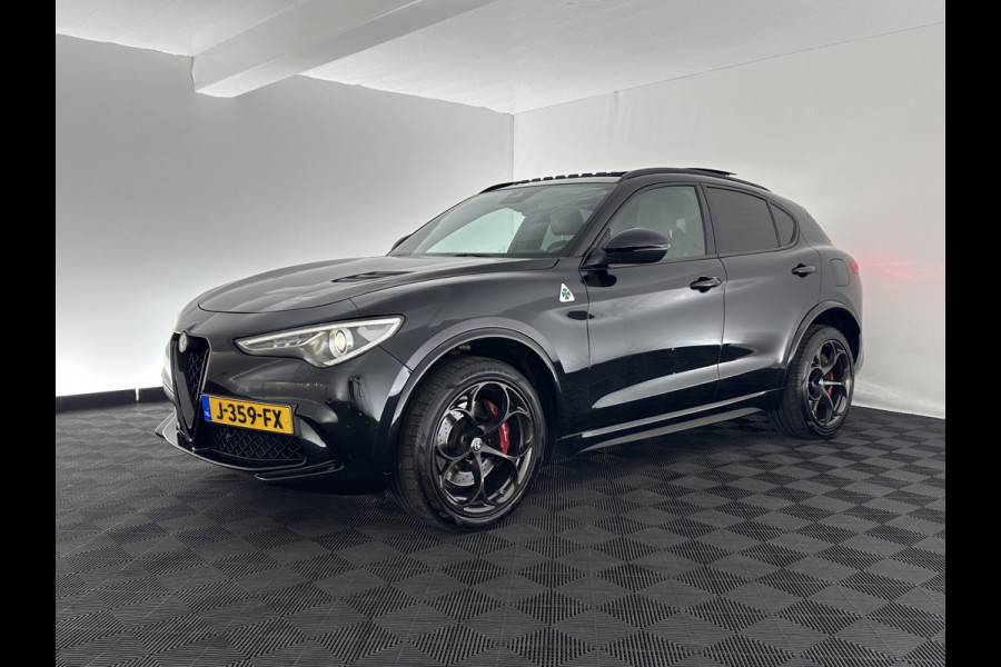 Alfa Romeo Stelvio 2.9 V6 AWD Quadrifoglio (INCL-BTW) Aut. *PANO | LEATHER-ALCANTARA | XENON | ADAPTIVE-CRUISE | BLIND-SPOT | HARMAN/KARDON | MEMORY-PACK | HEATED-SPORTSEATS | DAB+ | KEYLESS | CARPLAY | NAVI-FULLMAP | CARBON-INLAY |
