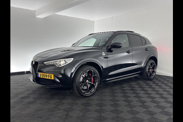 Alfa Romeo Stelvio 2.9 V6 AWD Quadrifoglio (INCL-BTW) Aut. *PANO | LEATHER-ALCANTARA | XENON | ADAPTIVE-CRUISE | BLIND-SPOT | HARMAN/KARDON | MEMORY-PACK | HEATED-SPORTSEATS | DAB+ | KEYLESS | CARPLAY | NAVI-FULLMAP | CARBON-INLAY |