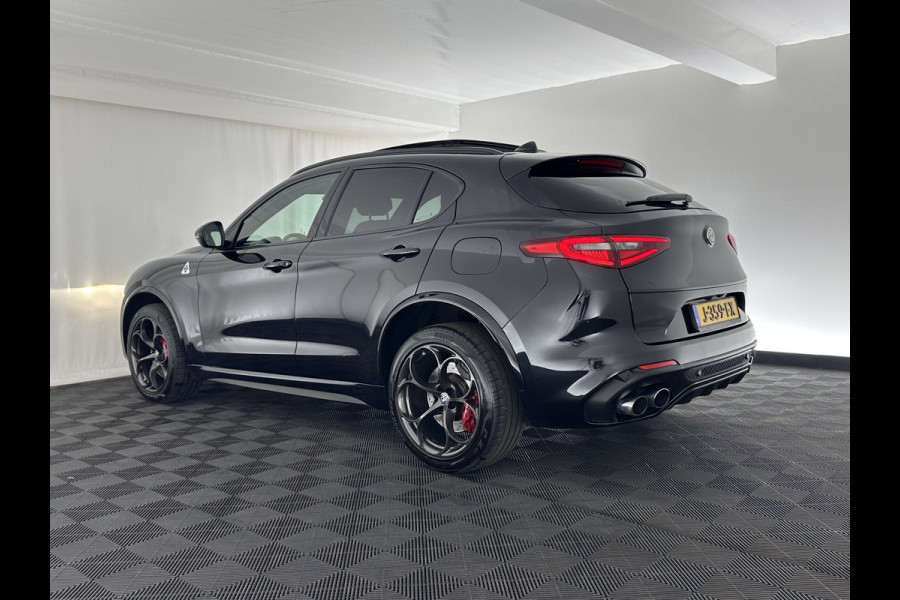 Alfa Romeo Stelvio 2.9 V6 AWD Quadrifoglio (INCL-BTW) Aut. *PANO | LEATHER-ALCANTARA | XENON | ADAPTIVE-CRUISE | BLIND-SPOT | HARMAN/KARDON | MEMORY-PACK | HEATED-SPORTSEATS | DAB+ | KEYLESS | CARPLAY | NAVI-FULLMAP | CARBON-INLAY |