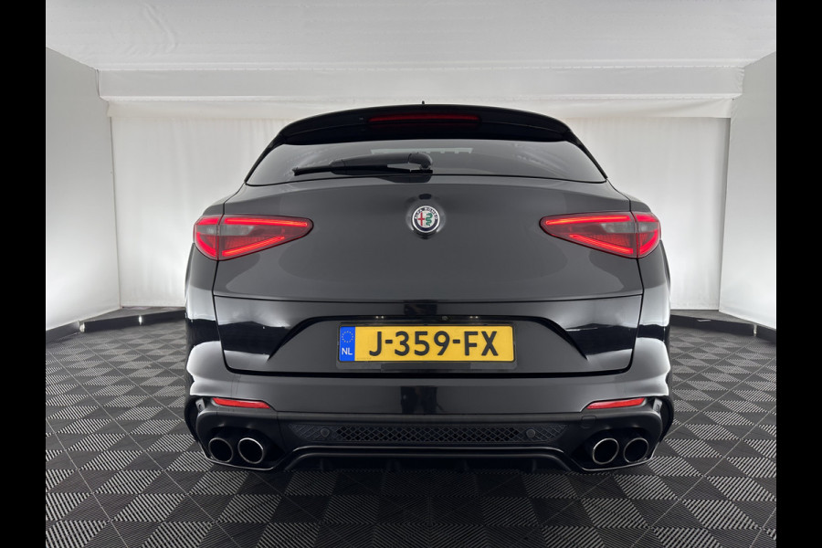 Alfa Romeo Stelvio 2.9 V6 AWD Quadrifoglio (INCL-BTW) Aut. *PANO | LEATHER-ALCANTARA | XENON | ADAPTIVE-CRUISE | BLIND-SPOT | HARMAN/KARDON | MEMORY-PACK | HEATED-SPORTSEATS | DAB+ | KEYLESS | CARPLAY | NAVI-FULLMAP | CARBON-INLAY |