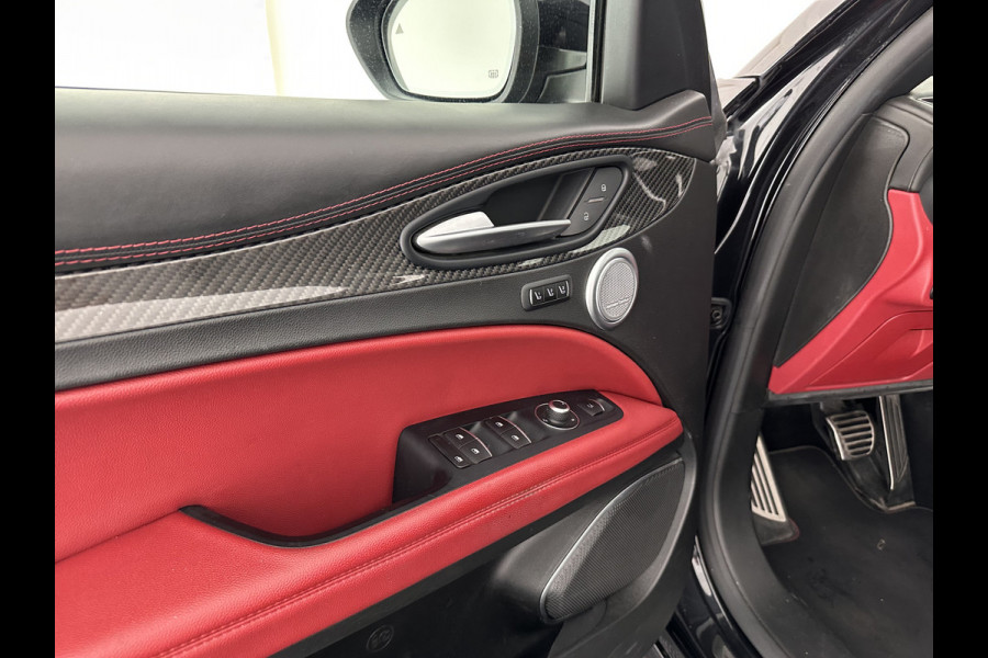 Alfa Romeo Stelvio 2.9 V6 AWD Quadrifoglio (INCL-BTW) Aut. *PANO | LEATHER-ALCANTARA | XENON | ADAPTIVE-CRUISE | BLIND-SPOT | HARMAN/KARDON | MEMORY-PACK | HEATED-SPORTSEATS | DAB+ | KEYLESS | CARPLAY | NAVI-FULLMAP | CARBON-INLAY |