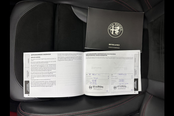 Alfa Romeo Stelvio 2.9 V6 AWD Quadrifoglio (INCL-BTW) Aut. *PANO | LEATHER-ALCANTARA | XENON | ADAPTIVE-CRUISE | BLIND-SPOT | HARMAN/KARDON | MEMORY-PACK | HEATED-SPORTSEATS | DAB+ | KEYLESS | CARPLAY | NAVI-FULLMAP | CARBON-INLAY |
