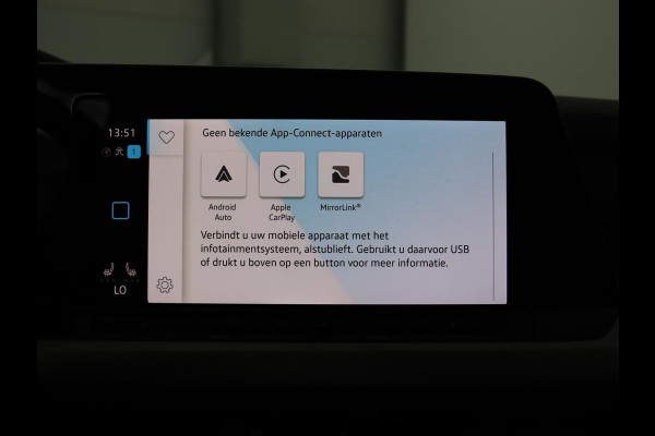 Volkswagen Golf 1.5 TSI Life | Stoel & stuurverwarming | Carplay | Adaptive cruise | Sfeerverlichting | Navigatie | Full LED | Parkeerhulp