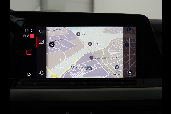 Volkswagen Golf 1.5 TSI Life | Camera | Carplay | Adaptive cruise | Sfeerverlichting | Navigatie | Full LED | Getint glas | Climate control