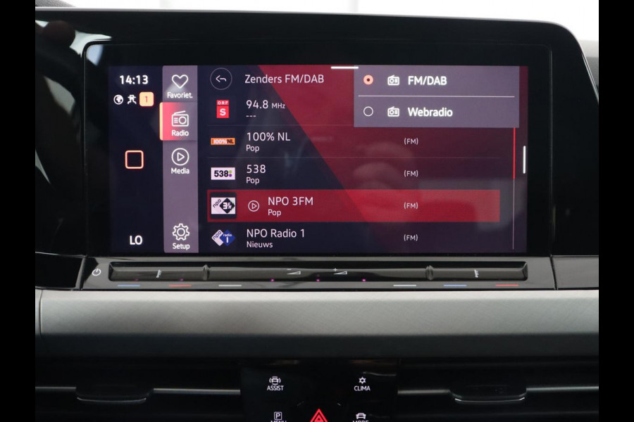 Volkswagen Golf 1.5 TSI Life | Camera | Carplay | Adaptive cruise | Sfeerverlichting | Navigatie | Full LED | Getint glas | Climate control
