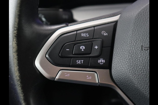 Volkswagen Golf 1.5 TSI Life | Camera | Carplay | Adaptive cruise | Sfeerverlichting | Navigatie | Full LED | Getint glas | Climate control