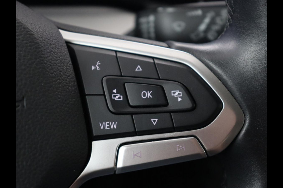 Volkswagen Golf 1.5 TSI Life | Camera | Carplay | Adaptive cruise | Sfeerverlichting | Navigatie | Full LED | Getint glas | Climate control