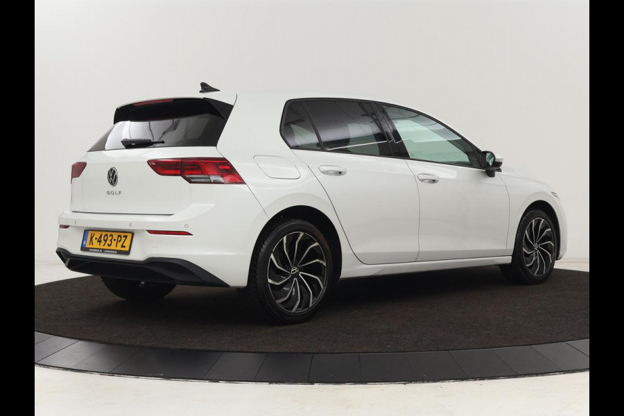 Volkswagen Golf 1.5 TSI Life | Camera | Carplay | Adaptive cruise | Sfeerverlichting | Navigatie | Full LED | Getint glas | Climate control