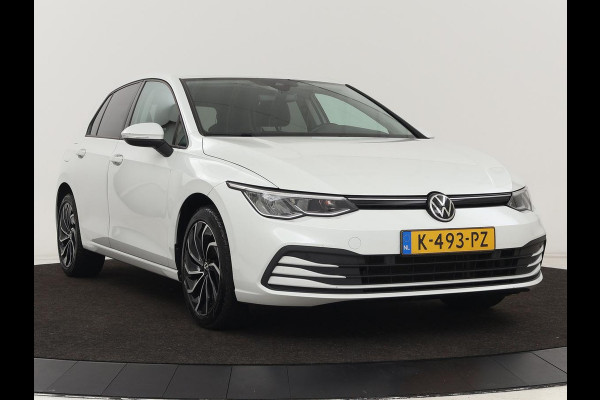 Volkswagen Golf 1.5 TSI Life | Camera | Carplay | Adaptive cruise | Sfeerverlichting | Navigatie | Full LED | Getint glas | Climate control