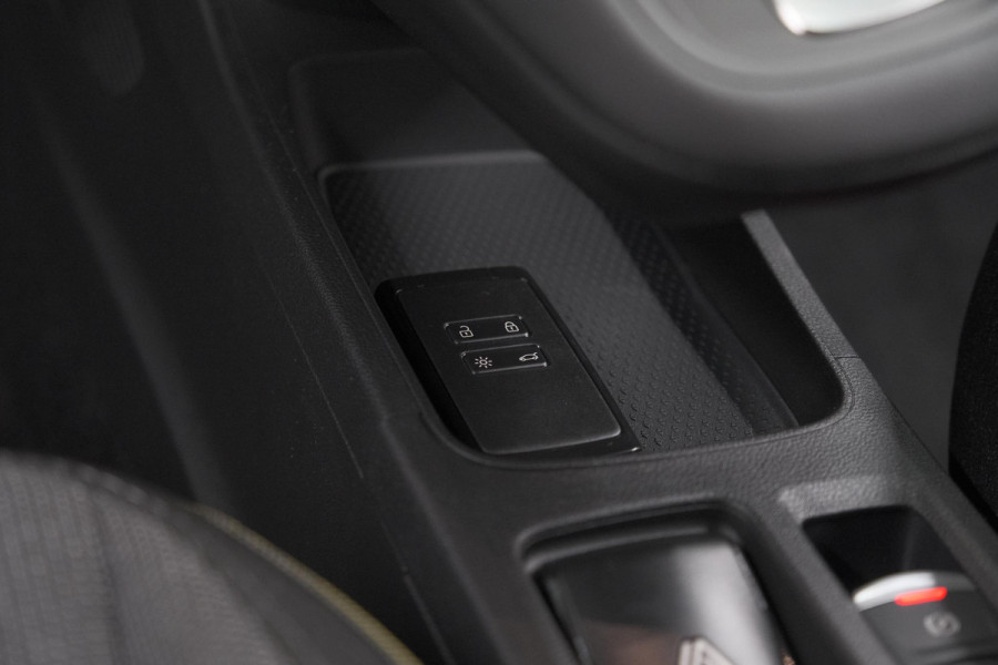 Renault Captur 1.6 E-Tech full hybrid 145 Techno | 360 Camera | Adaptieve Cruise Control | Apple Carplay | 18 Inch Lichtmetalen Velgen