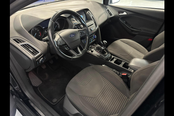 Ford FOCUS Wagon 1.0 Lease Edition Titanium Camera! Navigatie! Stoelverwarming!