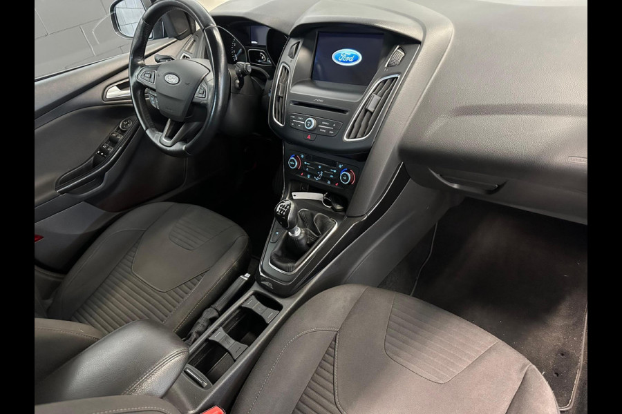 Ford FOCUS Wagon 1.0 Lease Edition Titanium Camera! Navigatie! Stoelverwarming!