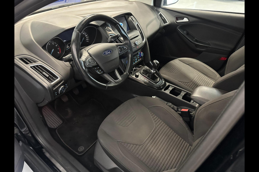 Ford FOCUS Wagon 1.0 Lease Edition Titanium Camera! Navigatie! Stoelverwarming!