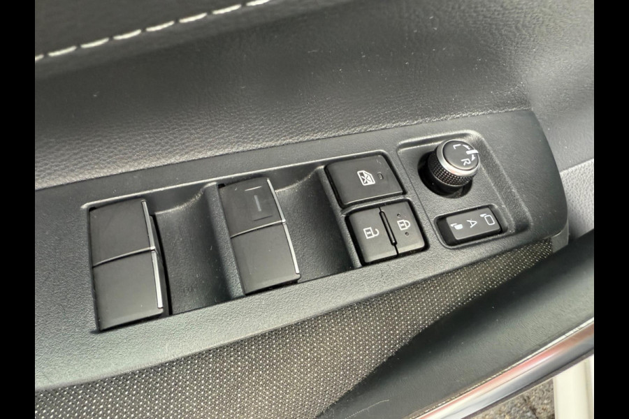 Toyota Corolla Touring Sports Hybrid 140 Business, CarPlay, Trekhaak, Stuur + stoelverw