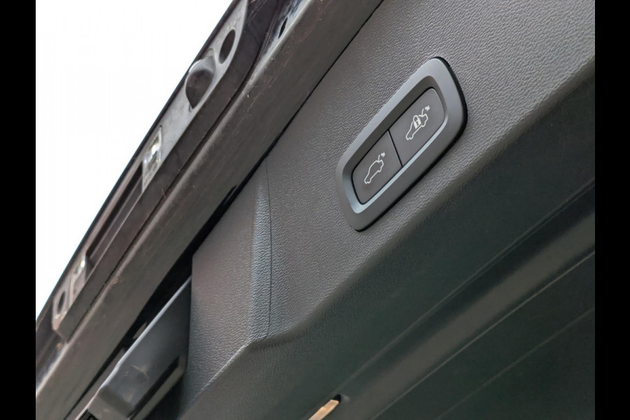 Volvo XC40 2.0 B3 Ultimate Bright|Panodak|Sportstoelen|Leder|Memory|Adaptive-Cruise|Stoel/Stuurverwarming|Harman/Kardon