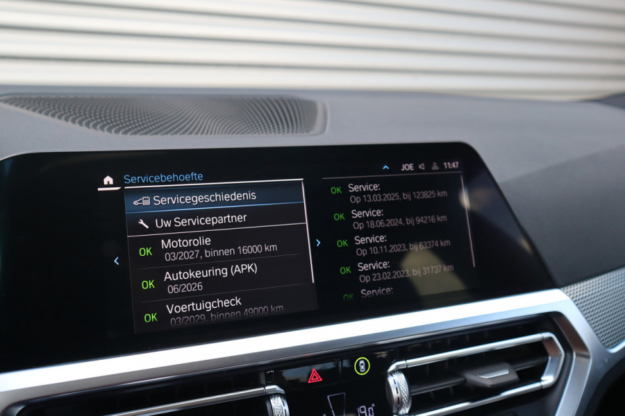 BMW 3-serie 320e M-Sport Glazen dak / HiFi / 50 Jahre / Camera / M Performance