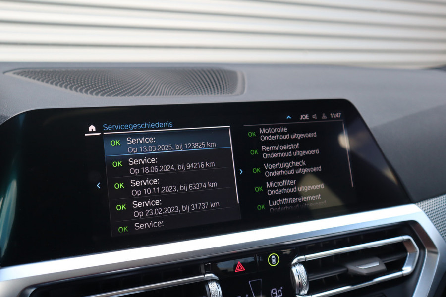 BMW 3-serie 320e M-Sport Glazen dak / HiFi / 50 Jahre / Camera / M Performance