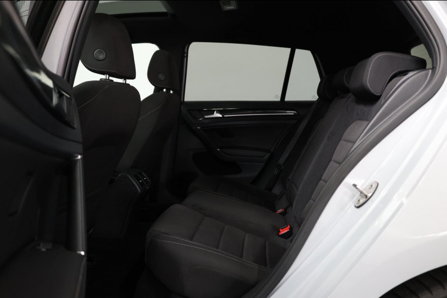 Volkswagen Golf 2.0 TSI 4Motion R 310+PK LED/VIRTUAL/PANO/ALCANTARA+S.VERWARMING/DYNAUDIO/19" LMV/ACC/ECC/12 MDN GARANTIE!