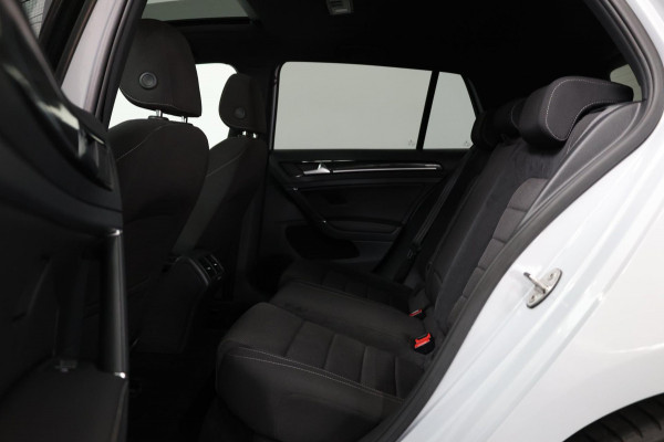 Volkswagen Golf 2.0 TSI 4Motion R 310+PK LED/VIRTUAL/PANO/ALCANTARA+S.VERWARMING/DYNAUDIO/19" LMV/ACC/ECC/12 MDN GARANTIE!