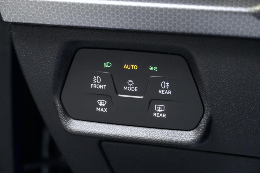 Seat Leon 1.0 TSI Style Launch Edition | CarPlay | Virtual | Acc | Camera | Pdc | Climate |