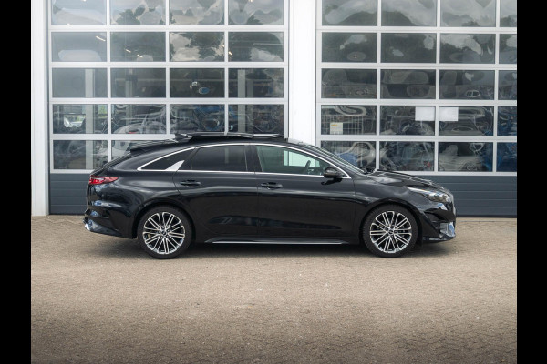 Kia ProCeed 1.5 T-GDi GT-PlusLine | Automaat | Pano dak | 18" velgen | Clima | Cruise | GT interieur