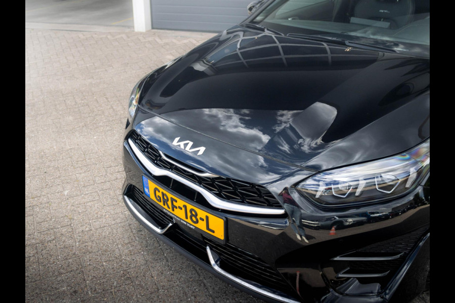 Kia ProCeed 1.5 T-GDi GT-PlusLine | Automaat | Pano dak | 18" velgen | Clima | Cruise | GT interieur