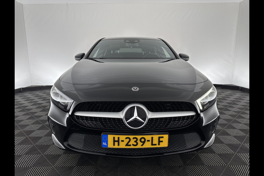 Mercedes-Benz A-Klasse 160 Business Solution (INCL-BTW) *LEATHER- FABRIC | FULL-LED | WIDE-SCREEN-COCKPIT | CAMERA | NAVI-FULLMAP | HEATED-COMFORTSEATS | ECC | PRIVACY-GLASS | PDC | KEYLESS | CRUISE | CARBON-INLAY | 16''ALU*
