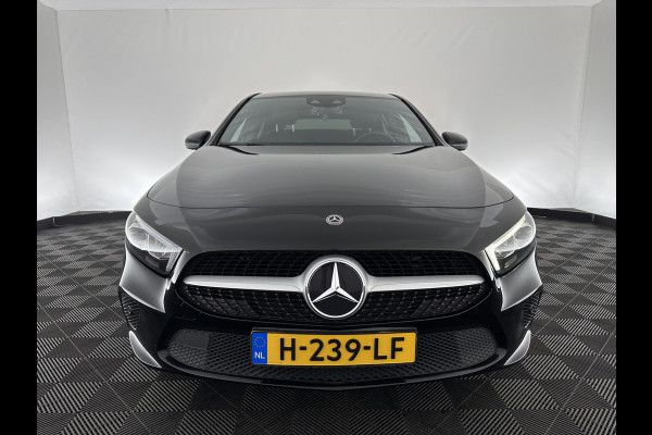 Mercedes-Benz A-Klasse 160 Business Solution (INCL-BTW) *LEATHER- FABRIC | FULL-LED | WIDE-SCREEN-COCKPIT | CAMERA | NAVI-FULLMAP | HEATED-COMFORTSEATS | ECC | PRIVACY-GLASS | PDC | KEYLESS | CRUISE | CARBON-INLAY | 16''ALU*