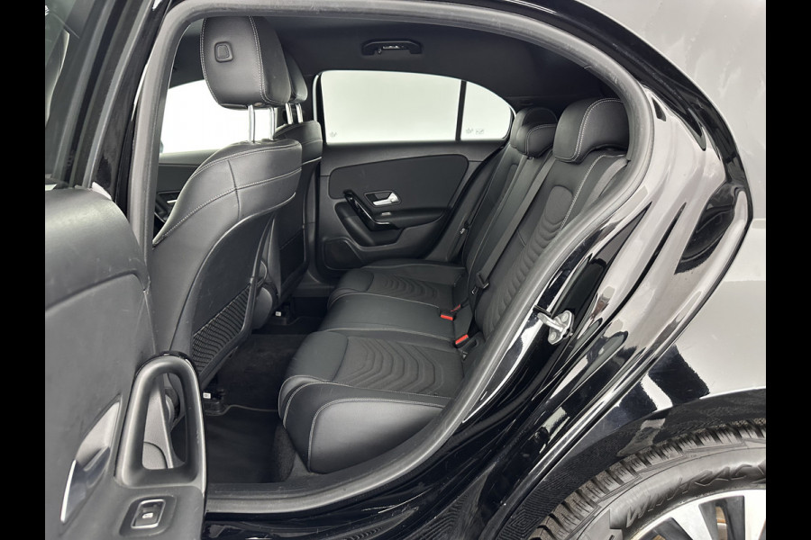 Mercedes-Benz A-Klasse 160 Business Solution (INCL-BTW) *LEATHER- FABRIC | FULL-LED | WIDE-SCREEN-COCKPIT | CAMERA | NAVI-FULLMAP | HEATED-COMFORTSEATS | ECC | PRIVACY-GLASS | PDC | KEYLESS | CRUISE | CARBON-INLAY | 16''ALU*