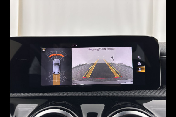 Mercedes-Benz A-Klasse 160 Business Solution (INCL-BTW) *LEATHER- FABRIC | FULL-LED | WIDE-SCREEN-COCKPIT | CAMERA | NAVI-FULLMAP | HEATED-COMFORTSEATS | ECC | PRIVACY-GLASS | PDC | KEYLESS | CRUISE | CARBON-INLAY | 16''ALU*