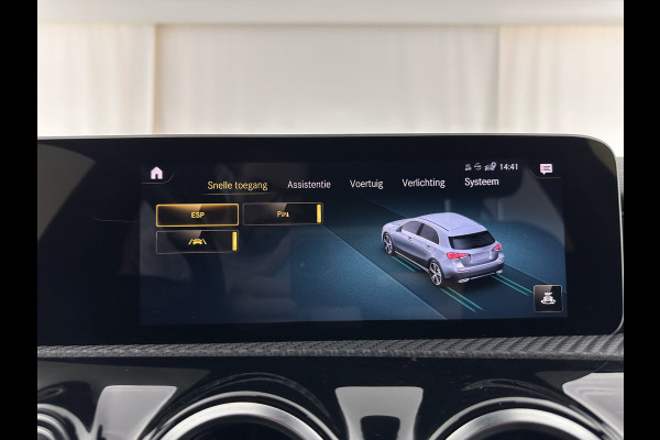 Mercedes-Benz A-Klasse 160 Business Solution (INCL-BTW) *LEATHER- FABRIC | FULL-LED | WIDE-SCREEN-COCKPIT | CAMERA | NAVI-FULLMAP | HEATED-COMFORTSEATS | ECC | PRIVACY-GLASS | PDC | KEYLESS | CRUISE | CARBON-INLAY | 16''ALU*