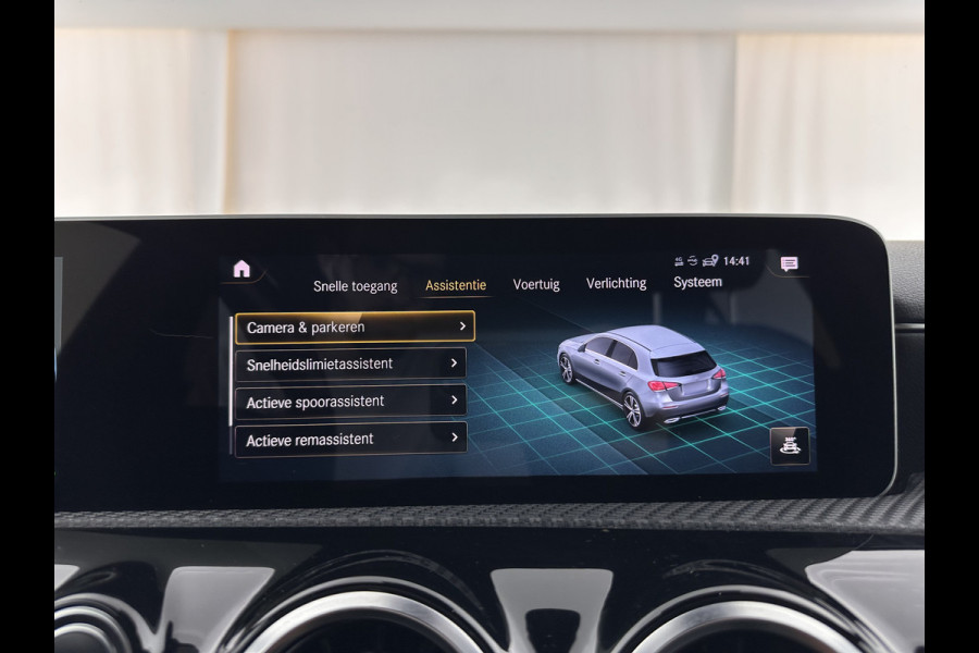 Mercedes-Benz A-Klasse 160 Business Solution (INCL-BTW) *LEATHER- FABRIC | FULL-LED | WIDE-SCREEN-COCKPIT | CAMERA | NAVI-FULLMAP | HEATED-COMFORTSEATS | ECC | PRIVACY-GLASS | PDC | KEYLESS | CRUISE | CARBON-INLAY | 16''ALU*