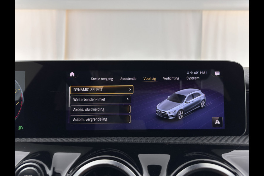 Mercedes-Benz A-Klasse 160 Business Solution (INCL-BTW) *LEATHER- FABRIC | FULL-LED | WIDE-SCREEN-COCKPIT | CAMERA | NAVI-FULLMAP | HEATED-COMFORTSEATS | ECC | PRIVACY-GLASS | PDC | KEYLESS | CRUISE | CARBON-INLAY | 16''ALU*
