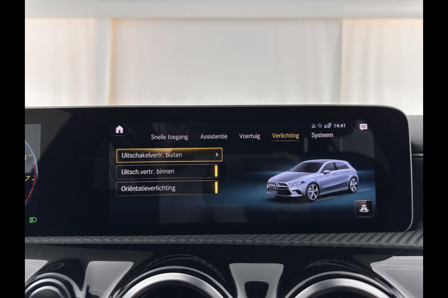 Mercedes-Benz A-Klasse 160 Business Solution (INCL-BTW) *LEATHER- FABRIC | FULL-LED | WIDE-SCREEN-COCKPIT | CAMERA | NAVI-FULLMAP | HEATED-COMFORTSEATS | ECC | PRIVACY-GLASS | PDC | KEYLESS | CRUISE | CARBON-INLAY | 16''ALU*