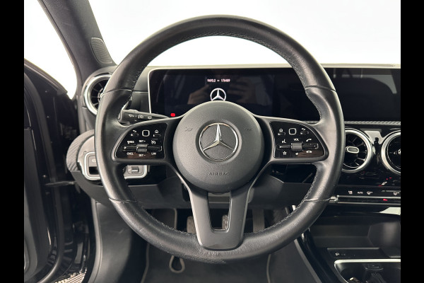 Mercedes-Benz A-Klasse 160 Business Solution (INCL-BTW) *LEATHER- FABRIC | FULL-LED | WIDE-SCREEN-COCKPIT | CAMERA | NAVI-FULLMAP | HEATED-COMFORTSEATS | ECC | PRIVACY-GLASS | PDC | KEYLESS | CRUISE | CARBON-INLAY | 16''ALU*