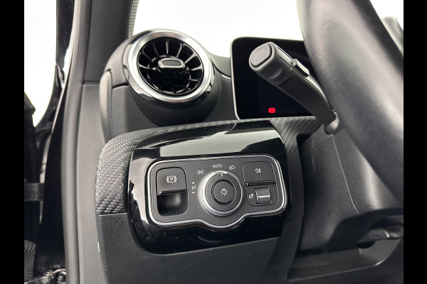 Mercedes-Benz A-Klasse 160 Business Solution (INCL-BTW) *LEATHER- FABRIC | FULL-LED | WIDE-SCREEN-COCKPIT | CAMERA | NAVI-FULLMAP | HEATED-COMFORTSEATS | ECC | PRIVACY-GLASS | PDC | KEYLESS | CRUISE | CARBON-INLAY | 16''ALU*