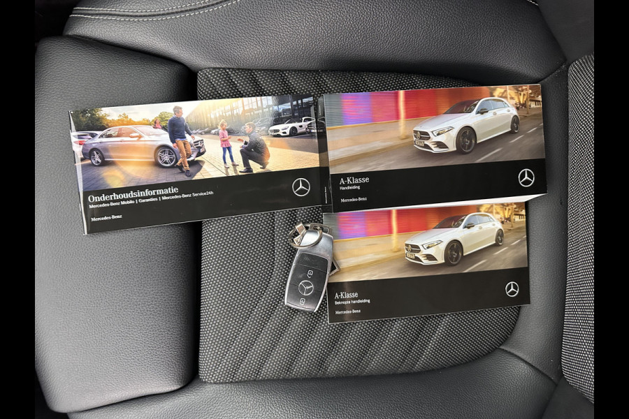Mercedes-Benz A-Klasse 160 Business Solution (INCL-BTW) *LEATHER- FABRIC | FULL-LED | WIDE-SCREEN-COCKPIT | CAMERA | NAVI-FULLMAP | HEATED-COMFORTSEATS | ECC | PRIVACY-GLASS | PDC | KEYLESS | CRUISE | CARBON-INLAY | 16''ALU*