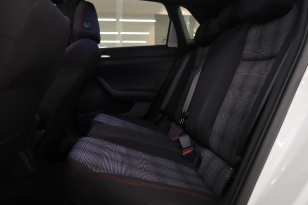 Volkswagen Polo 2.0 TSI GTI PANO/IQ/KEYLESS/BEATS/CAM/CARPLAY/BOMVOL