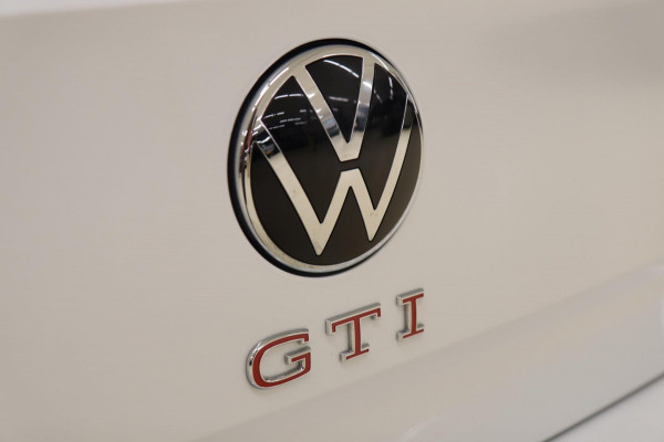 Volkswagen Polo 2.0 TSI GTI PANO/IQ/KEYLESS/BEATS/CAM/CARPLAY/BOMVOL