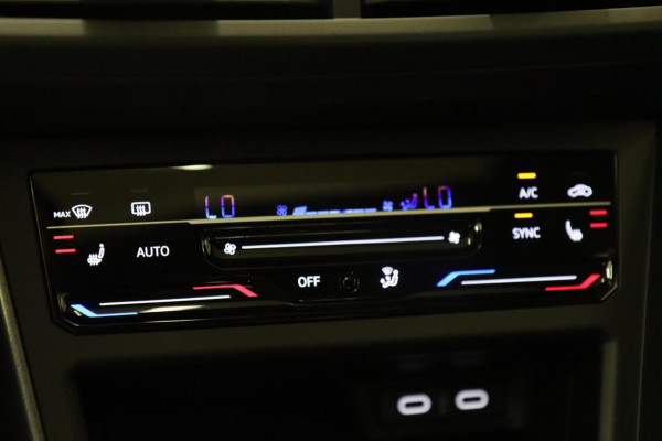 Volkswagen Polo 2.0 TSI GTI PANO/IQ/KEYLESS/BEATS/CAM/CARPLAY/BOMVOL