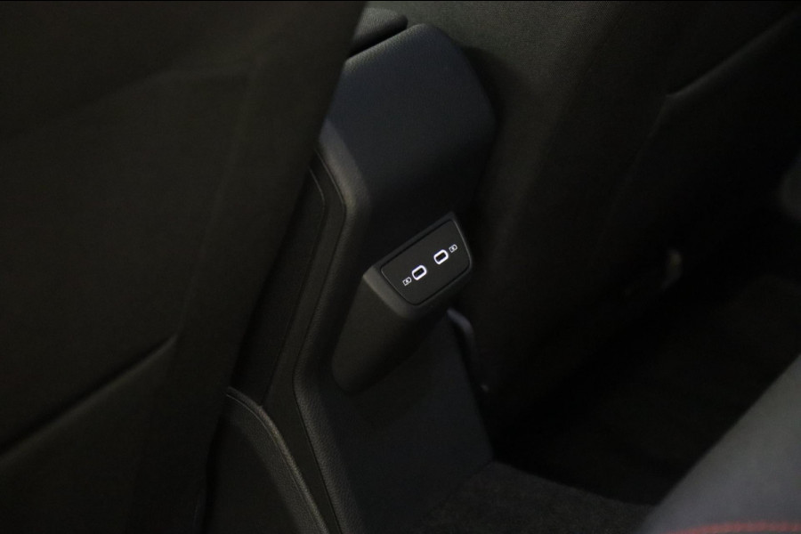 Volkswagen Polo 2.0 TSI GTI PANO/IQ/KEYLESS/BEATS/CAM/CARPLAY/BOMVOL