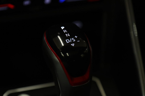 Volkswagen Polo 2.0 TSI GTI PANO/IQ/KEYLESS/BEATS/CAM/CARPLAY/BOMVOL
