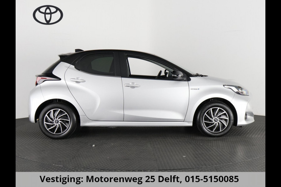 Toyota Yaris 1.5 HYBRID BI-TONE SILVERLINE AUTOMAAT CLOUD NAVI APPLE & ANDROID.CAMERA.TOYOTA GARANTIE TOT 2031 !!