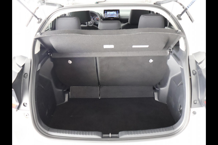 Toyota Yaris 1.5 HYBRID BI-TONE SILVERLINE AUTOMAAT CLOUD NAVI APPLE & ANDROID.CAMERA.TOYOTA GARANTIE TOT 2031 !!