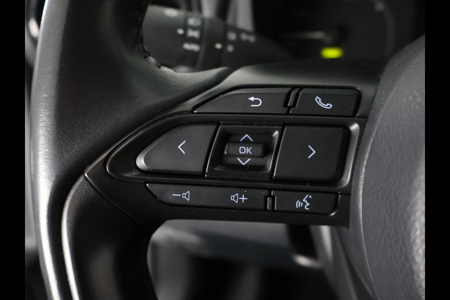 Toyota Yaris 1.5 HYBRID BI-TONE SILVERLINE AUTOMAAT CLOUD NAVI APPLE & ANDROID.CAMERA.TOYOTA GARANTIE TOT 2031 !!