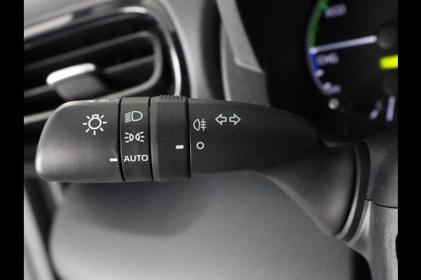 Toyota Yaris 1.5 HYBRID BI-TONE SILVERLINE AUTOMAAT CLOUD NAVI APPLE & ANDROID.CAMERA.TOYOTA GARANTIE TOT 2031 !!